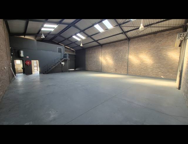 280M² FACTORY TO LET IN ANDERBOLT